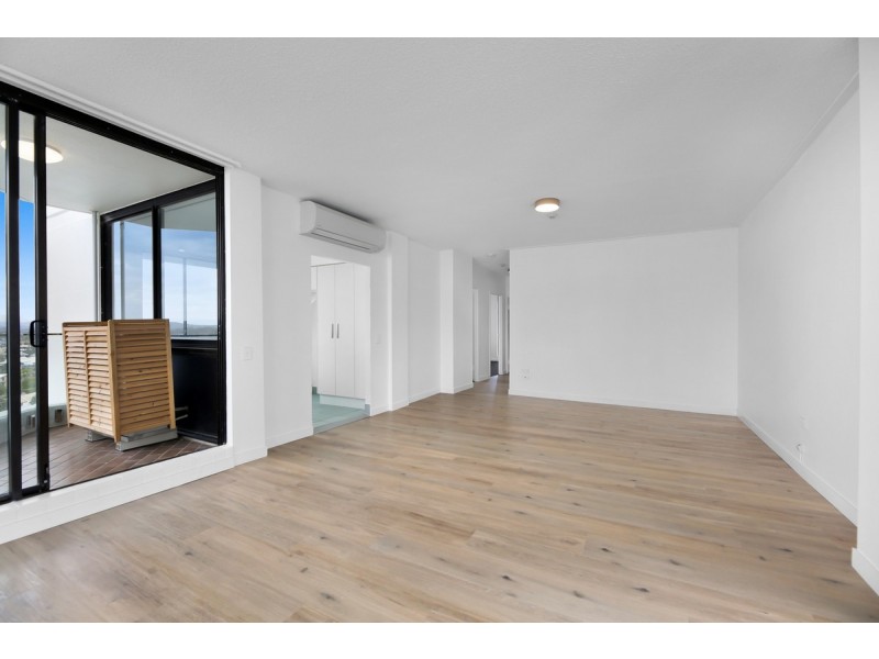 1104/41 Labrador Street, Labrador QLD 4215