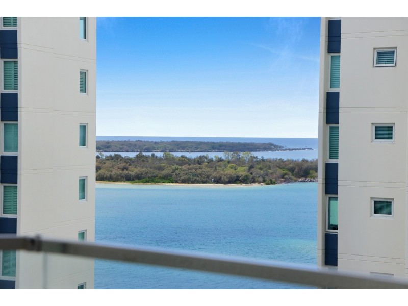 1104/41 Labrador Street, Labrador QLD 4215