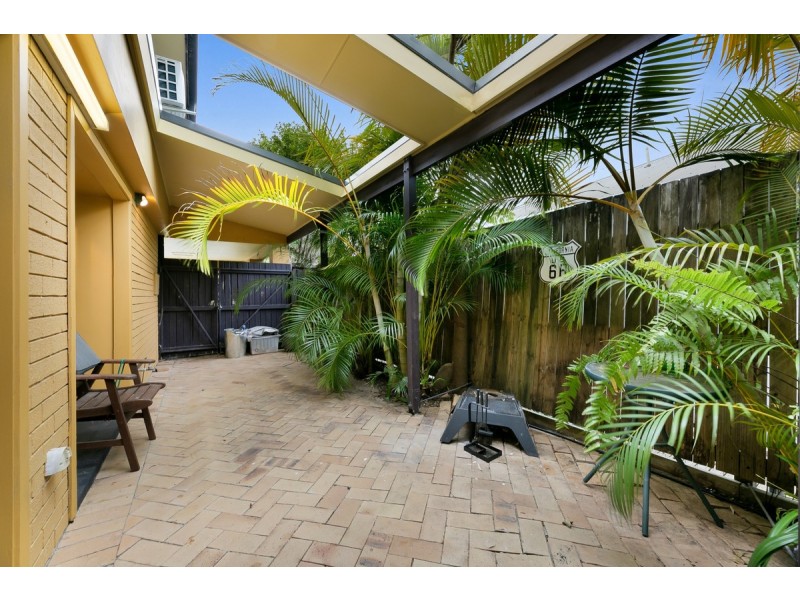 6 Magnolia Drive, Southport QLD 4215