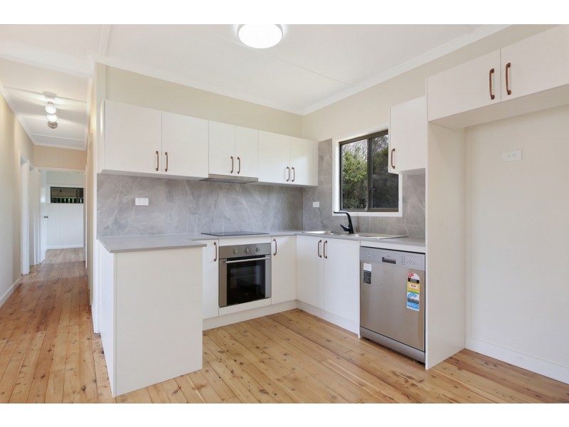 4 Fox Avenue, Southport QLD 4215