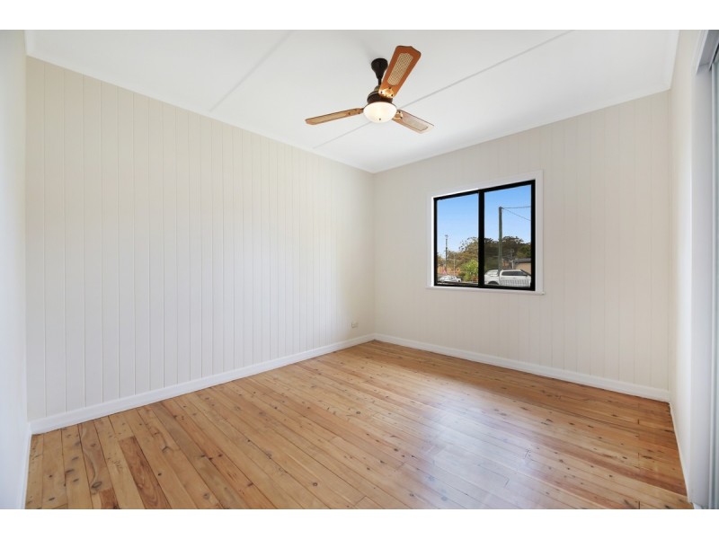 4 Fox Avenue, Southport QLD 4215