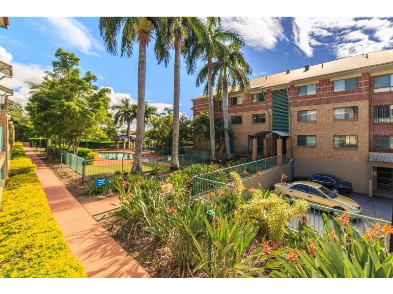 18/45 Pohlman Street, Southport QLD 4215