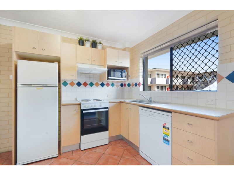 211/132 Marine Parade, Southport QLD 4215