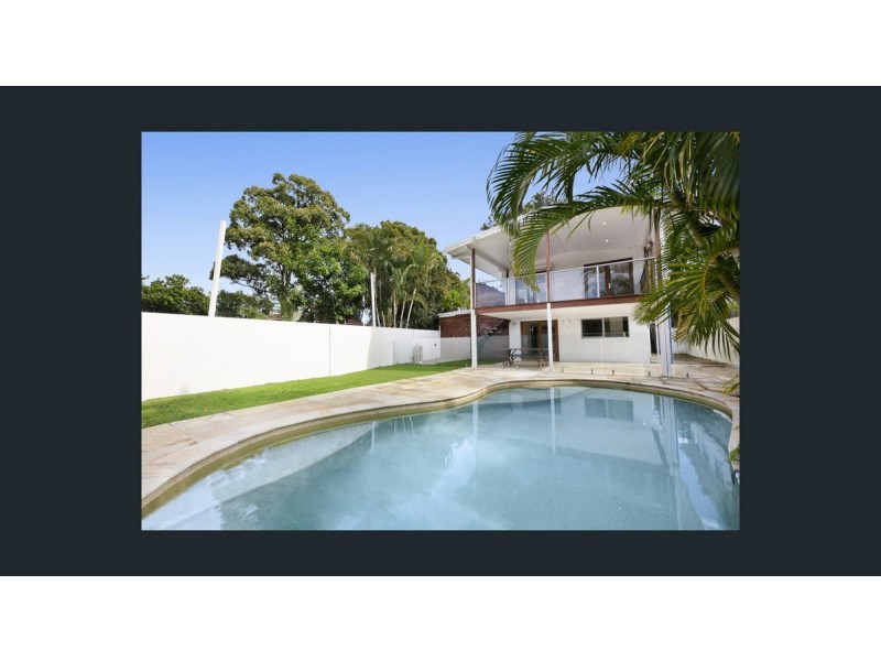 8 Ridgeway Avenue, Southport QLD 4215