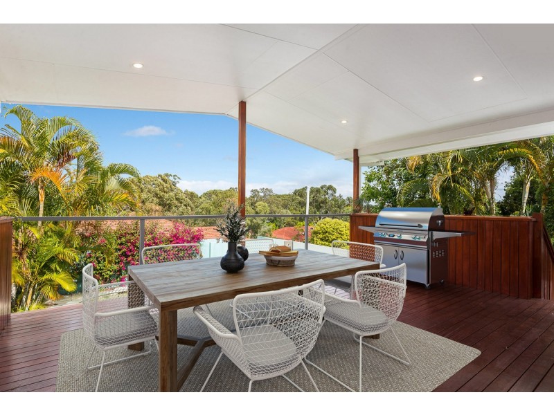 8 Ridgeway Avenue, Southport QLD 4215