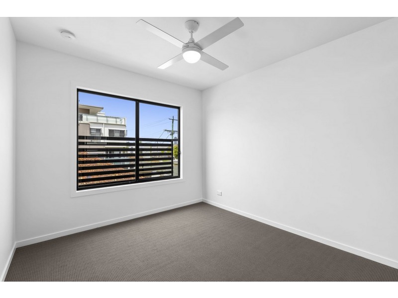 2/81 Minnie Street, Southport QLD 4215