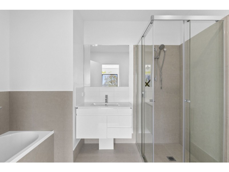 2/81 Minnie Street, Southport QLD 4215