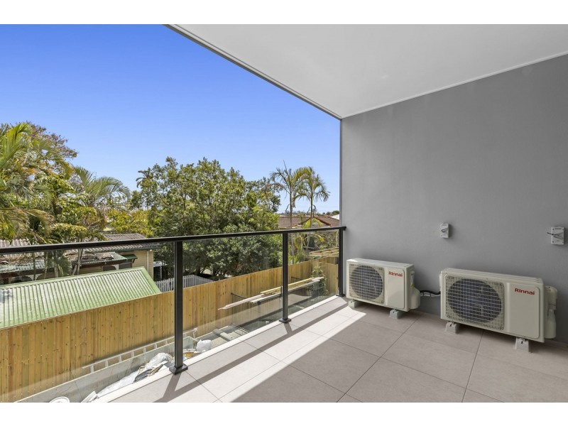 2/81 Minnie Street, Southport QLD 4215