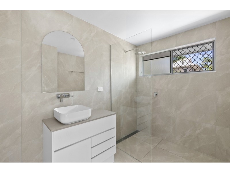 2/60 Walton Street, Southport QLD 4215