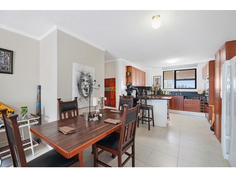 33/72 Marine Parade, Southport QLD 4215