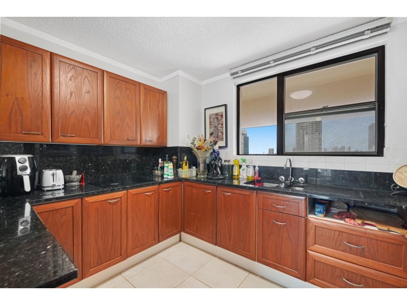 33/72 Marine Parade, Southport QLD 4215