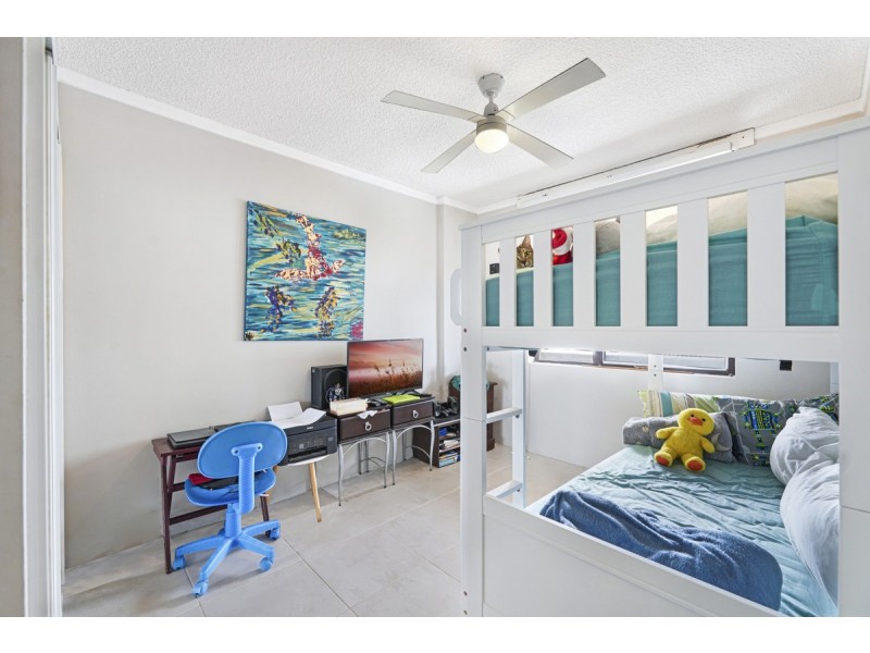 33/72 Marine Parade, Southport QLD 4215