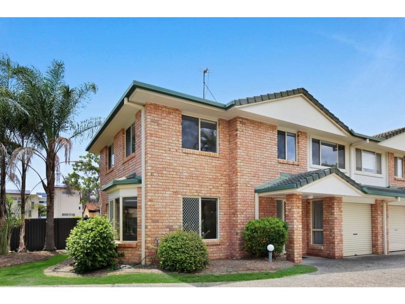 2/97 Pohlman Street, Southport QLD 4215