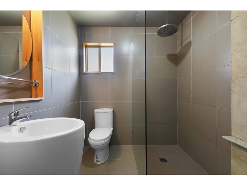 1/142 Smith Street, Southport QLD 4215