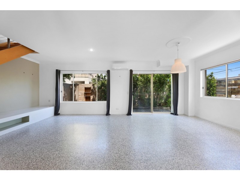 1/142 Smith Street, Southport QLD 4215