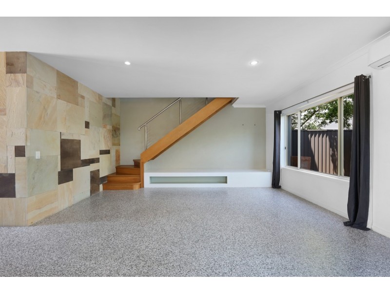 1/142 Smith Street, Southport QLD 4215