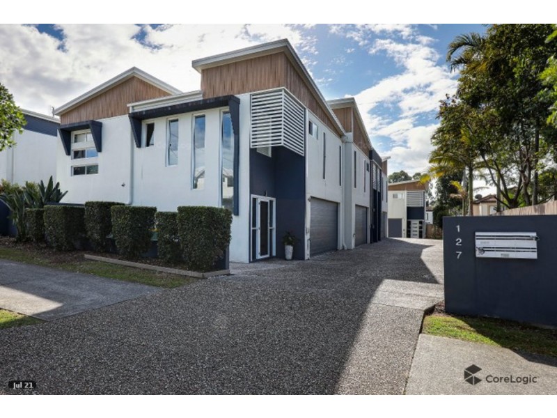 2/127 Pohlman Street, Southport QLD 4215
