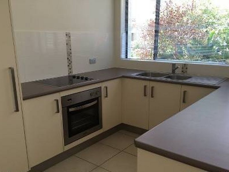 2/41 Meron Street, Southport QLD 4215