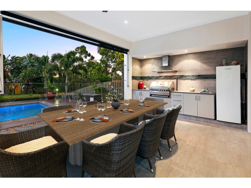 62 Salvado Drive, Pacific Pines QLD 4211