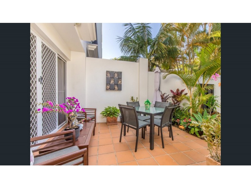 11/100 Cotlew Street East, Southport QLD 4215