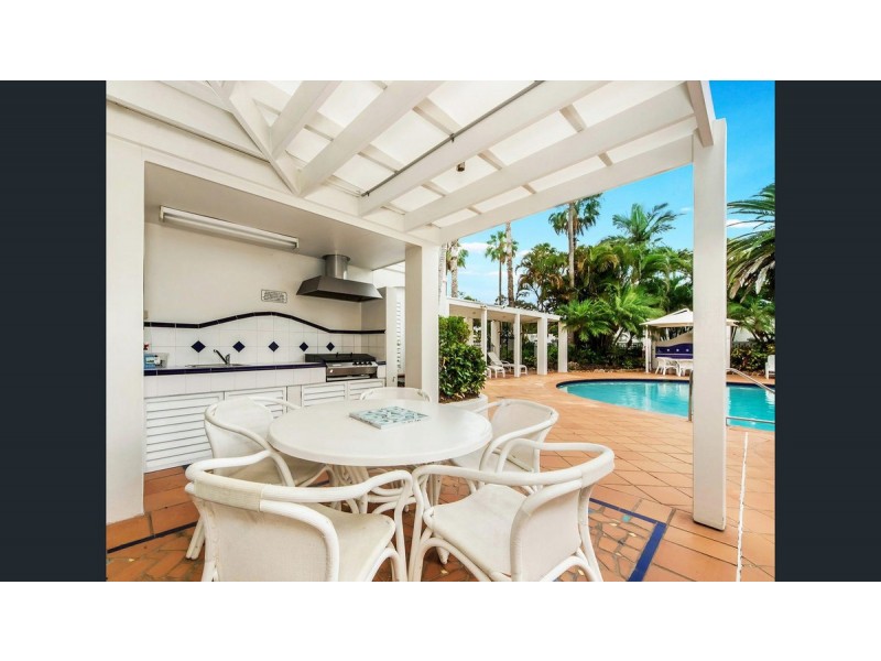 11/100 Cotlew Street East, Southport QLD 4215