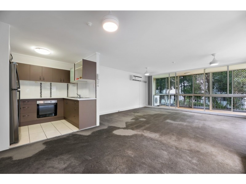 4/18 Queen Street, Southport QLD 4215