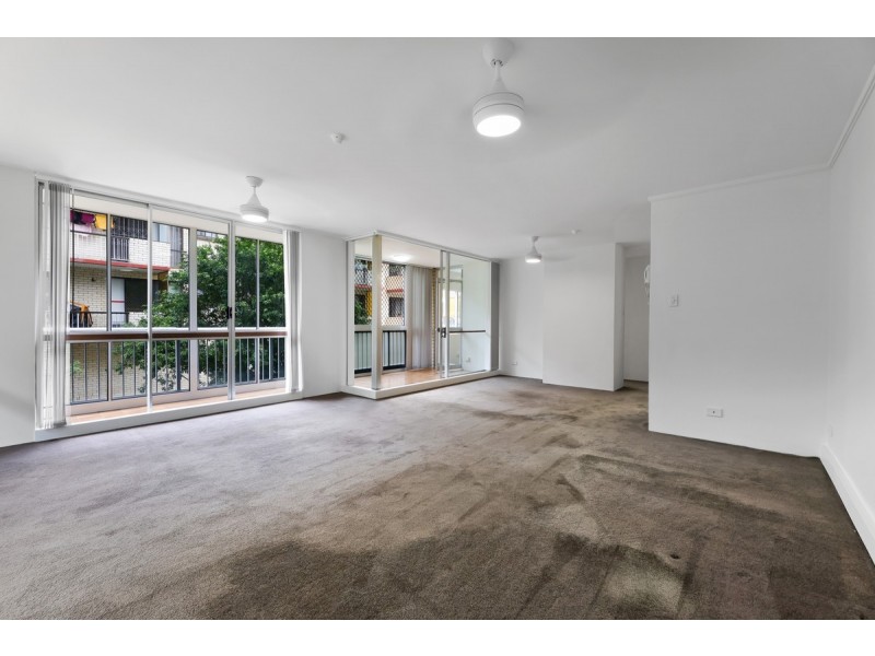 4/18 Queen Street, Southport QLD 4215