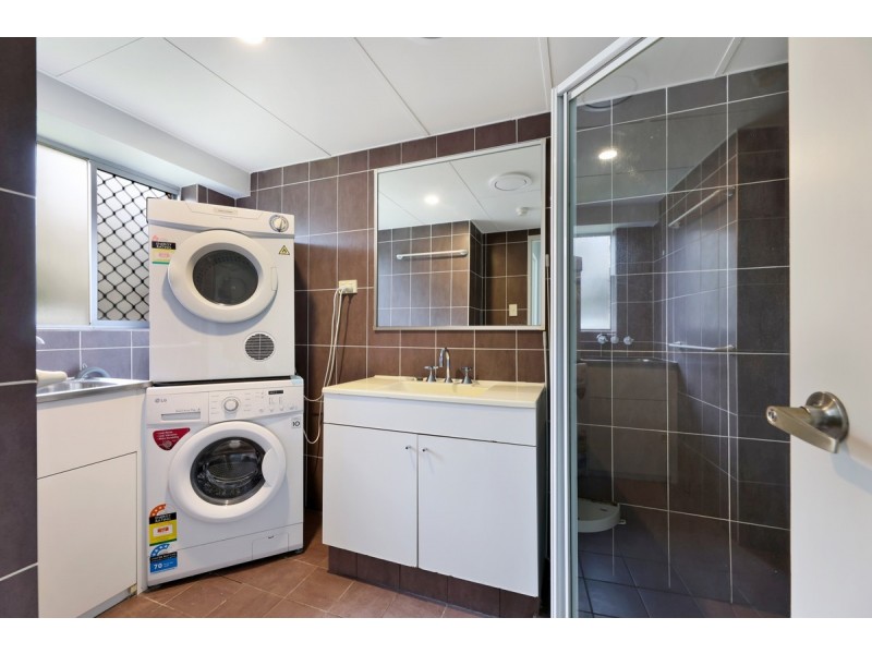 4/18 Queen Street, Southport QLD 4215