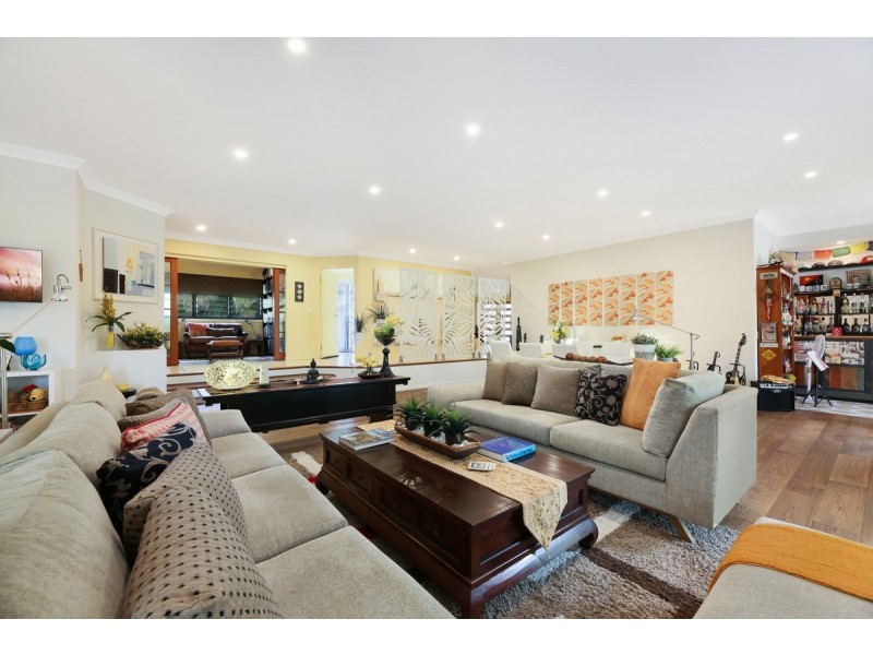 10 Arthur Payne Court, Worongary QLD 4213