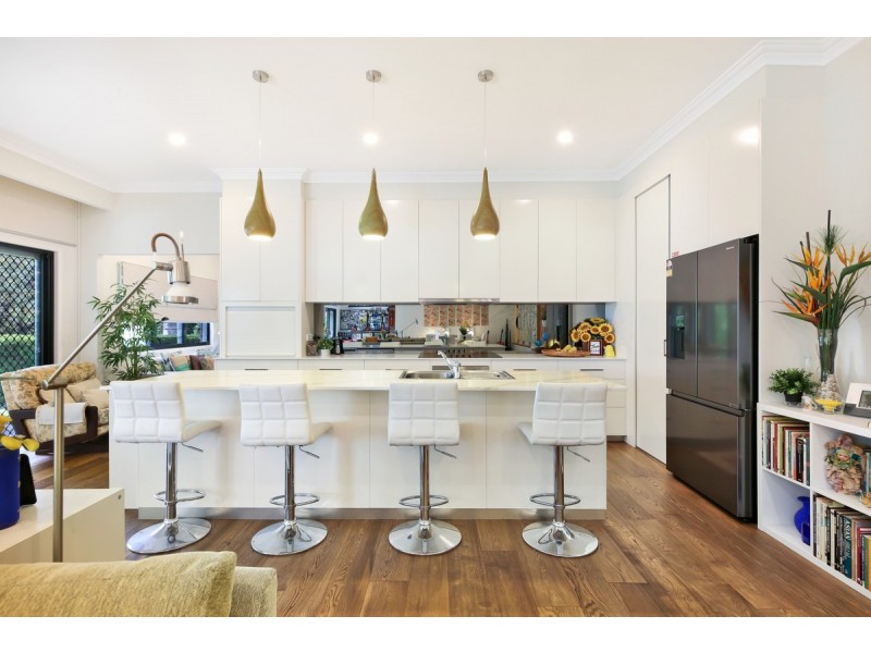 10 Arthur Payne Court, Worongary QLD 4213