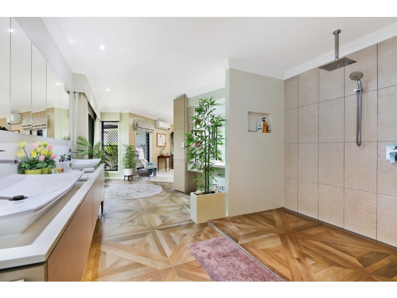 10 Arthur Payne Court, Worongary QLD 4213