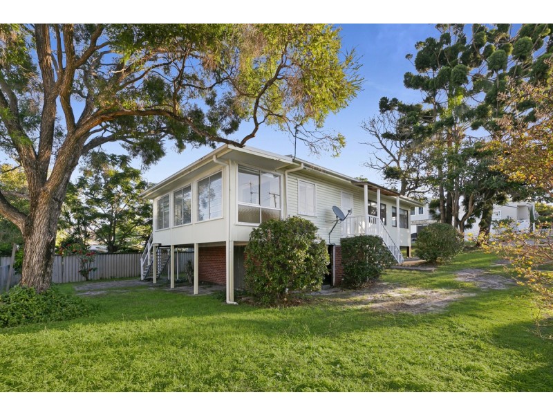 31 Echlin Street, Labrador QLD 4215