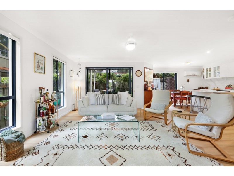 4/122 Pohlman Street, Southport QLD 4215