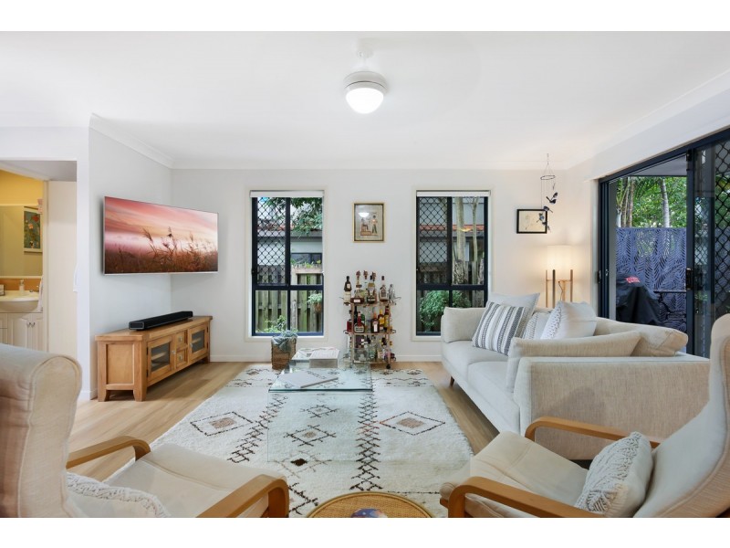 4/122 Pohlman Street, Southport QLD 4215