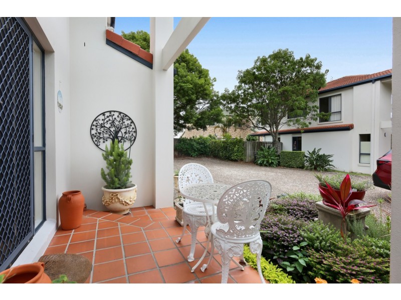 4/122 Pohlman Street, Southport QLD 4215