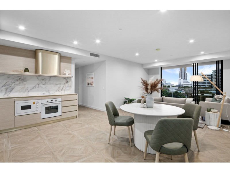 24 Queen Street, Southport QLD 4215