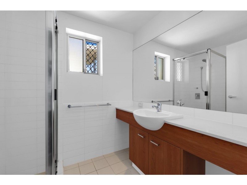 51/13-23 Bright  Avenue, Labrador QLD 4215