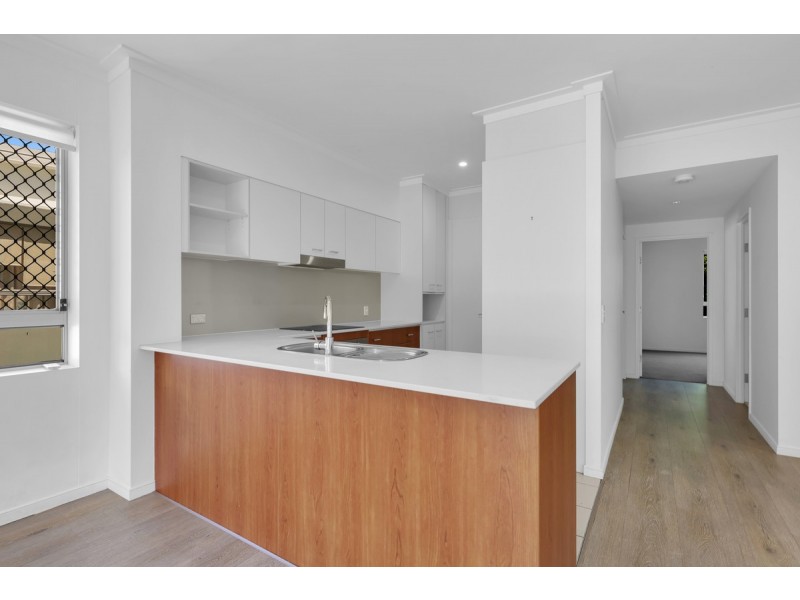 51/13-23 Bright  Avenue, Labrador QLD 4215
