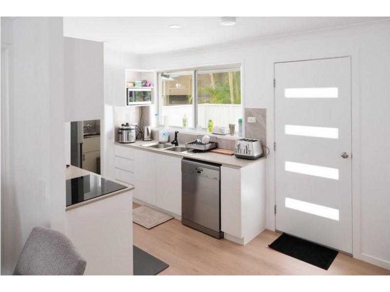 2/60 Walton Street, Southport QLD 4215