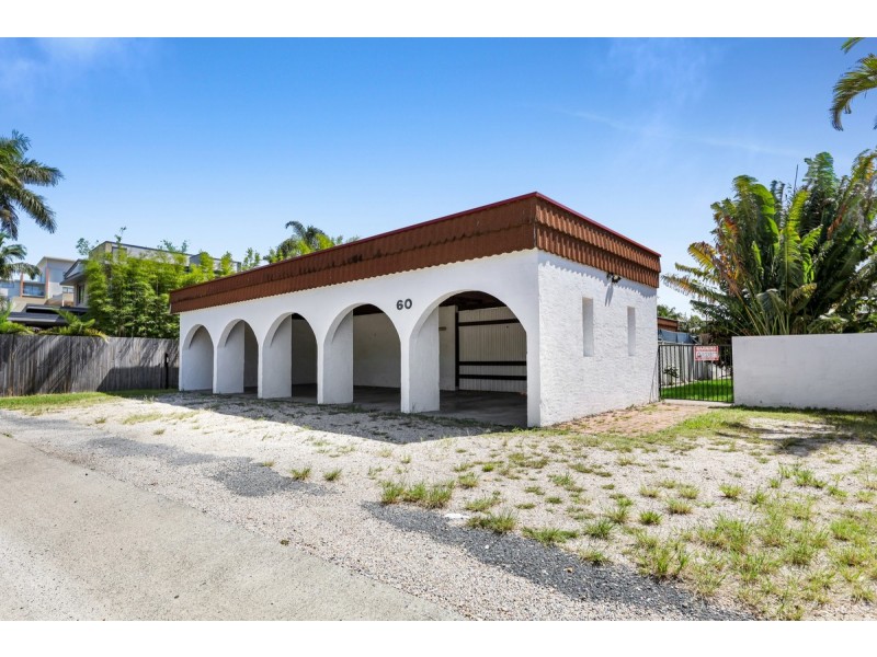 1/60 Frank Street, Labrador QLD 4215