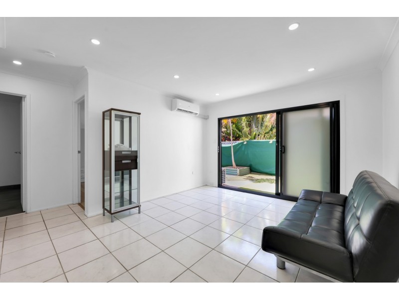 1/60 Frank Street, Labrador QLD 4215