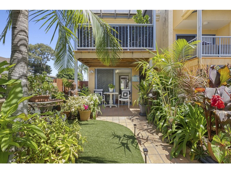 1/22-24 Brighton Street, Biggera Waters QLD 4216