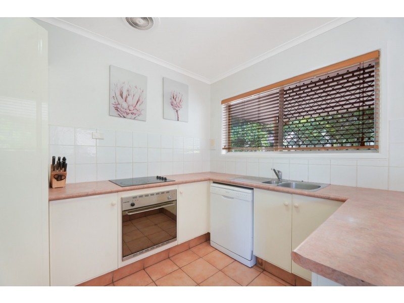19 Woodroofe Avenue, Main Beach QLD 4217