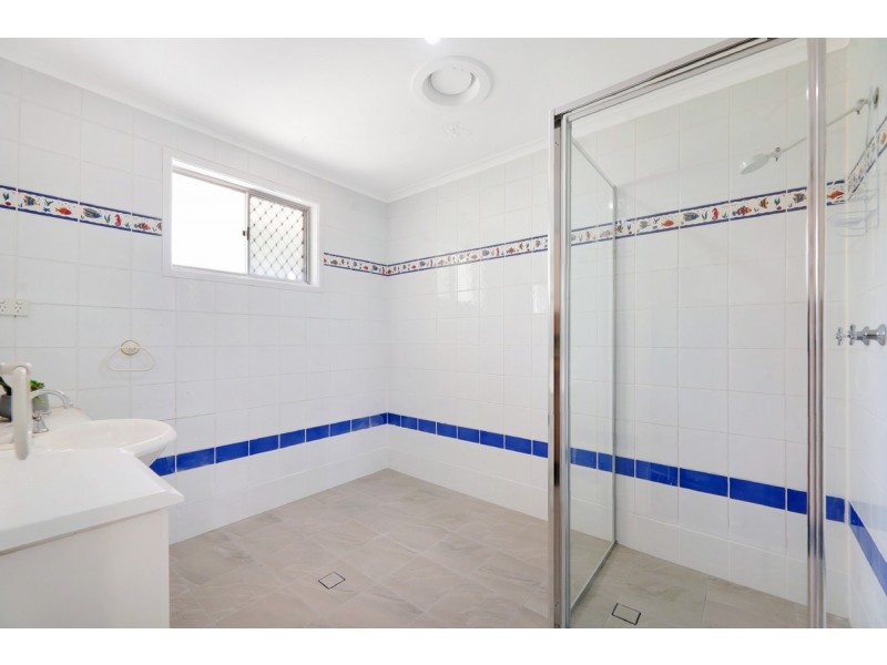 19 Woodroofe Avenue, Main Beach QLD 4217