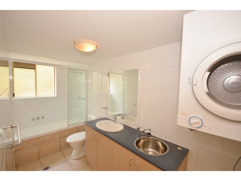 6/146 Marine Parade, Southport QLD 4215