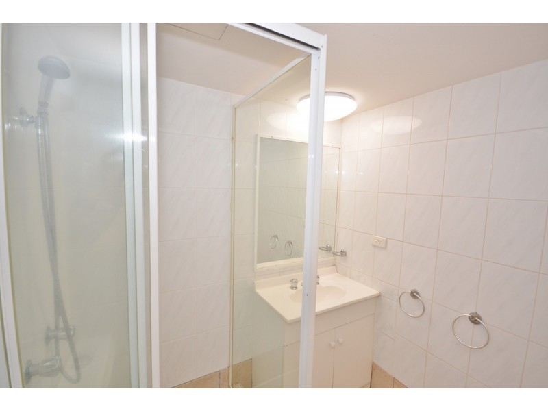 6/146 Marine Parade, Southport QLD 4215