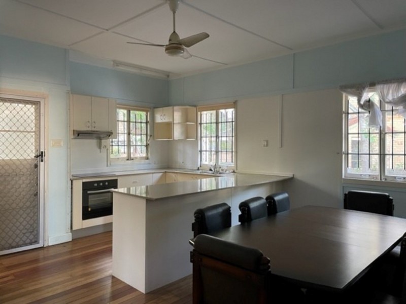 37 Little Norman Street, Southport QLD 4215