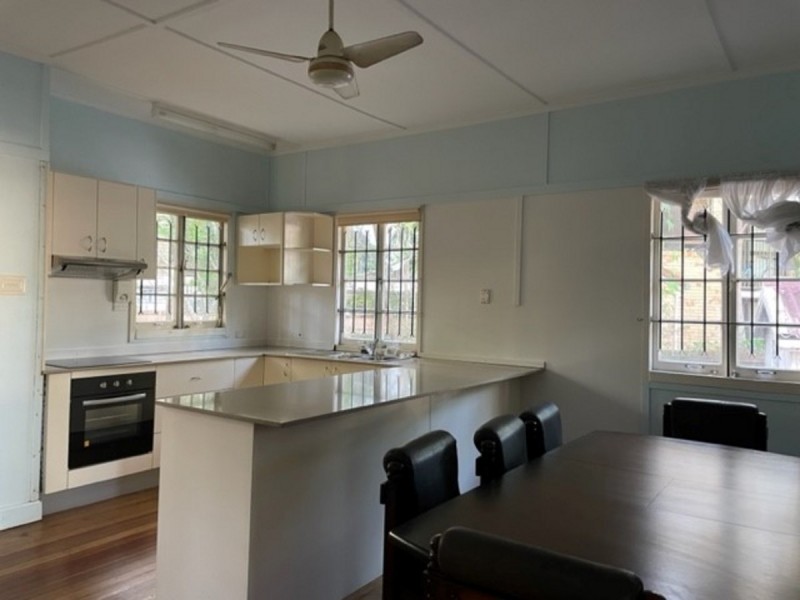 37 Little Norman Street, Southport QLD 4215