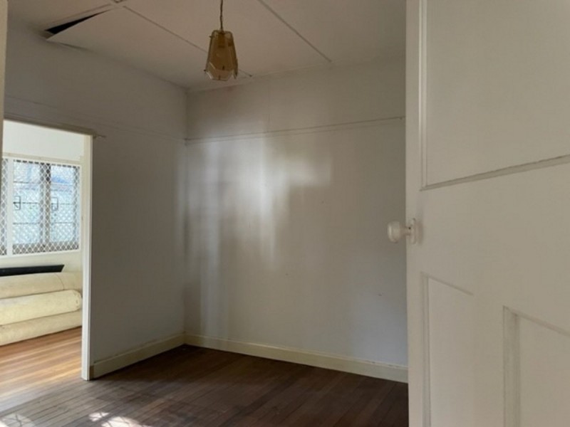 37 Little Norman Street, Southport QLD 4215