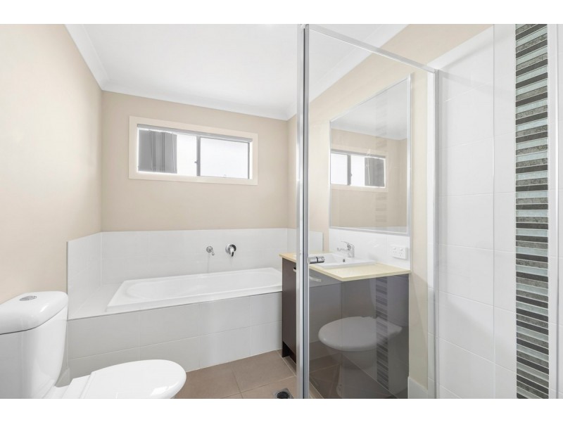 4 Penfolds Close, Pimpama QLD 4209